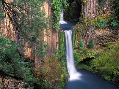 Импрессивная фотка водопада в формате PNG для сохранения и использования