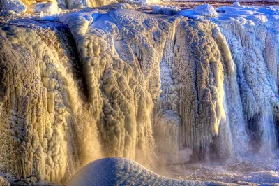 Удивительное изображение водопада в формате WebP для вашего полного восприятия