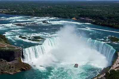 Восхитительная картинка захватывающего водопада в формате PNG для просмотра