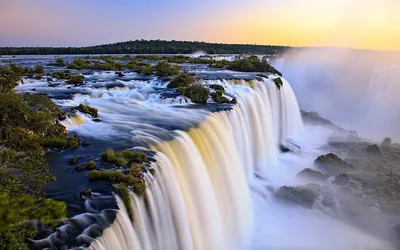 Впечатляющая картинка захватывающего водопада в формате PNG для вашего удовольствия