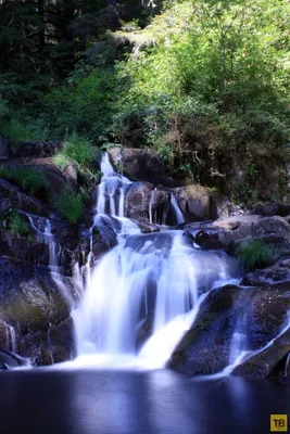 Фото красивого водопада мира в формате JPG для скачивания и сохранения на вашем устройстве