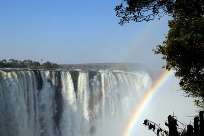 Красочное изображение великолепного водопада в формате WebP для вдохновения и полного наслаждения