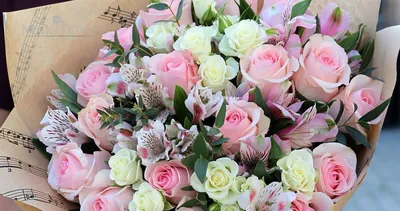 Очаровательная фотография букета роз с днем рождения