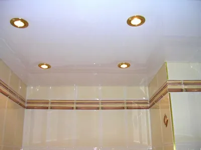 Красивый потолок в ванной: создание атмосферы релаксации и комфорта