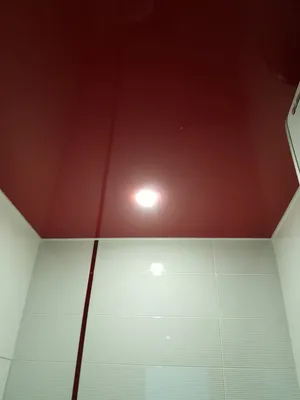 JPG фотография потолка в ванной