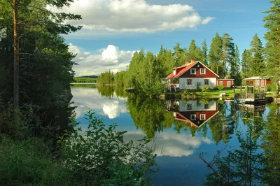 Фото красивых домов у реки в HD качестве