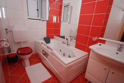 Фото красной ванной комнаты: выберите размер изображения