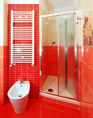 Красная ванная комната - фотография