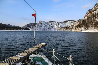 Обои на айфон с фотографиями Красноярского моря: загляни в мир красок