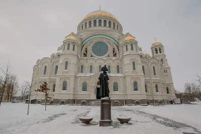 Кронштадт зимой: Великолепие заснеженных улиц в формате JPG