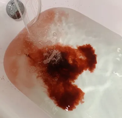 Картинки Кровь в ванной: Выберите размер и формат (JPG, PNG, WebP)