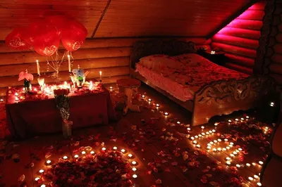 Кровать с лепестками роз: фото в формате jpg