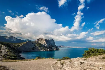 Живописные места на побережье Крыма на фото. Бесплатное скачивание.