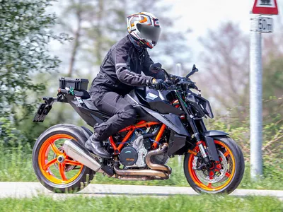 Изображение мотоцикла KTM 1290 Super Duke R: доступные форматы (jpg, png, webp)