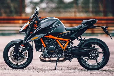 KTM 1290 Super Duke R: качественная фотка в формате jpg