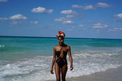 Кубинских девушек на пляже фотографии