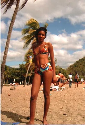 Кубинские девушки на пляже: мечта каждого путешественника