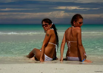Чудесные кубинские девушки на пляже