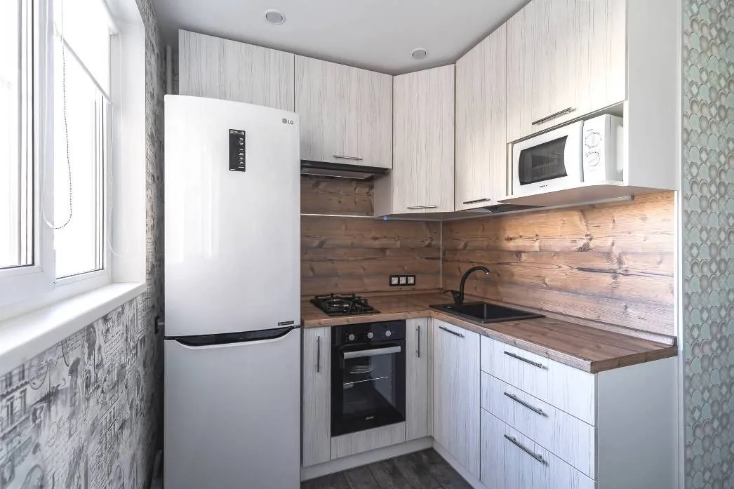 Дизайн кухни 4 кв м: реальные фото и советы по обустройству + примеры с холодильником