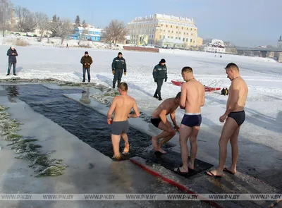 Зимний плен: фотографии зимнего купания в разных разрешениях