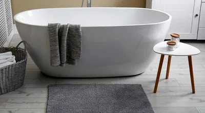 Ламинат в ванной: современные материалы и технологии