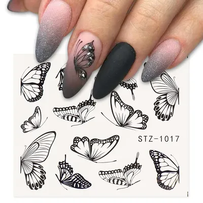 Фотография летнего маникюра с бабочками в формате PNG
