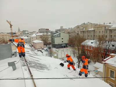 GIF анимация: лицо в снегу в движении