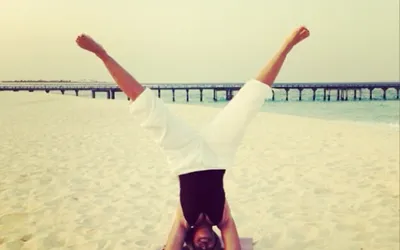 Скачать бесплатно фото Любови Успенской на пляже в формате JPG
