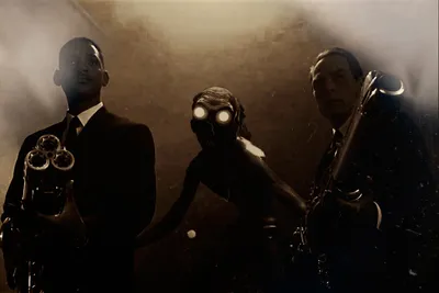 Фотоактриса из фильма Люди в черном в потрясающем наряде