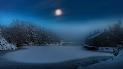 Зимний взгляд на Луну: Уникальные снимки природы