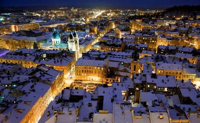 Зимняя атмосфера Львова: Очарование в каждом пикселе