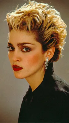 Фото Мадонны с эффектом винтажа в формате JPG