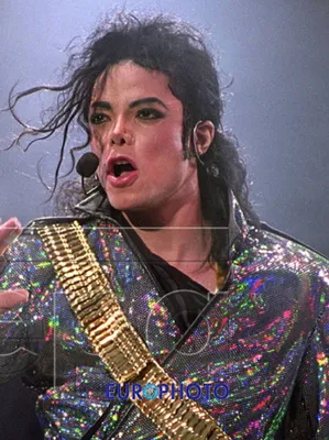 Изображение Майкла Джексона в студии