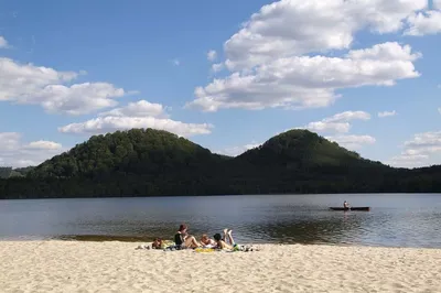 Живописный пейзаж Махово озеро, Чехия - скачать в Full HD