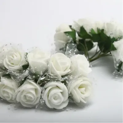 Фотка маленьких белых роз - изображение в webp