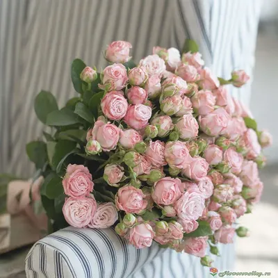 Фото Маленькие розы букет: добавьте нотку романтики в свою жизнь с этими изображениями