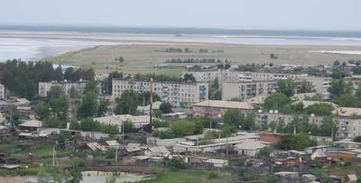 Природное великолепие Малинового озера: волшебство и гармония на фотографиях.