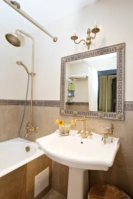 Малогабаритная ванная комната: фото с использованием стеклянных перегородок для визуального увеличения пространства