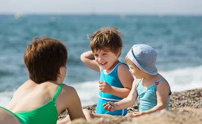 Фото малолеток на пляже - красивые картинки в формате JPG