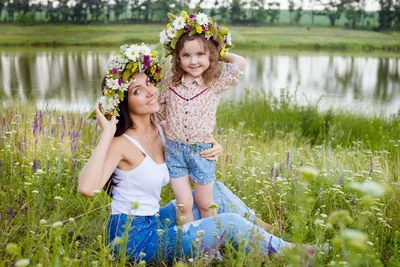 Фотосессия на берегу: мама и дочка в главных ролях