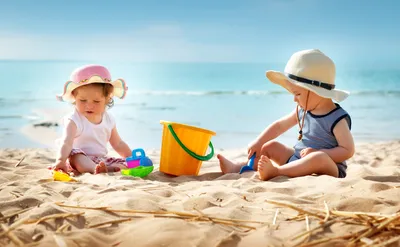Фото мамы с детьми на пляже: новые изображения в формате WebP