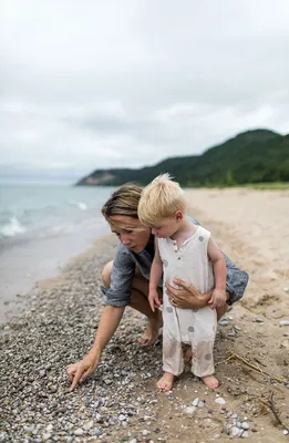 Фото мамы с детьми на пляже: скачать бесплатно в хорошем качестве