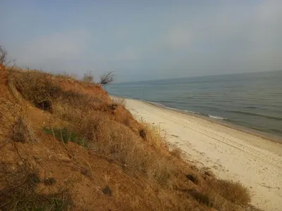 Фото Мариупольского пляжа с водными развлечениями