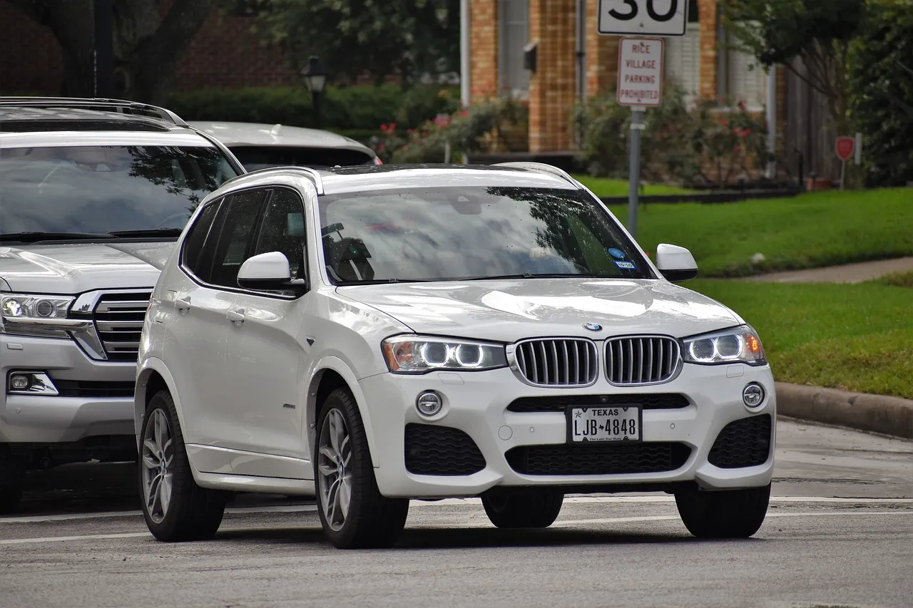 Изображение Машины BMW Х5 в PNG формате с природным фоном для любителей  природы | Машин бмв х5 Фото №690646 скачать