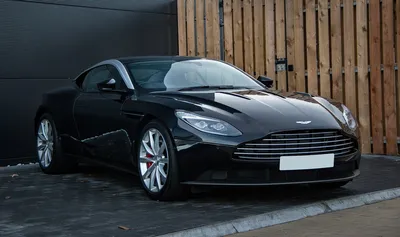 Фото автомобиля Aston Martin в изысканном стиле