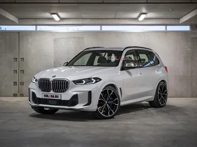 Изображение BMW X5 в черно-белом стиле для эстетов