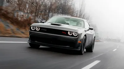 Фотография Машина dodge: выберите желаемый размер