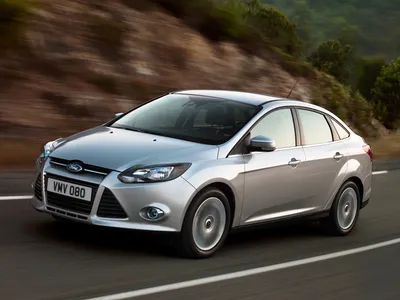 Фото автомобиля Ford Focus с открытым багажником