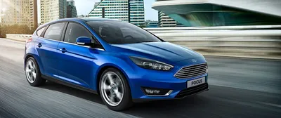 Изображение Машины Ford Focus на заднем плане природы