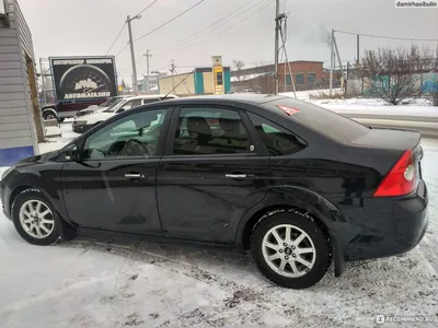 Фото автомобиля Ford Focus с панорамной крышей